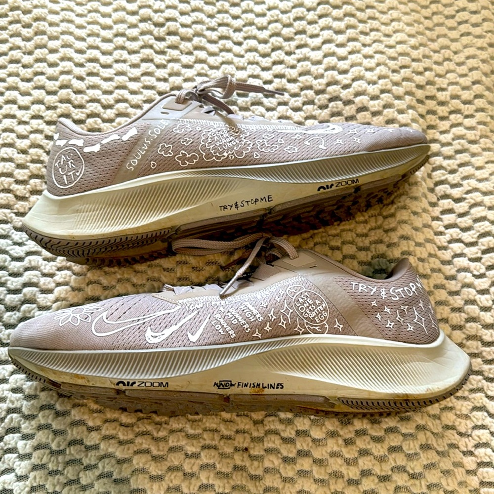 Nike Pegasus air zoom.